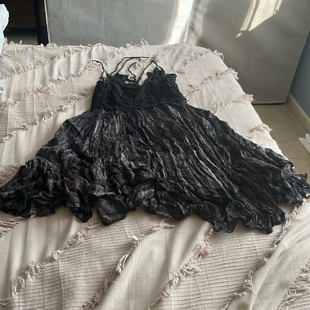 Super flowy lavender and black dress